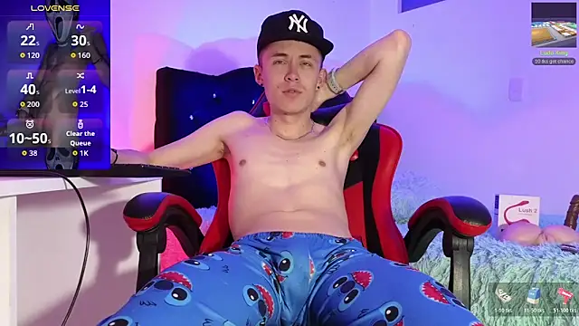 Snapshot of Elian_Cooper chatting on November 21, 2025, 1:04 am Elian Cooper online show from November 21, 2025, 1:04 am