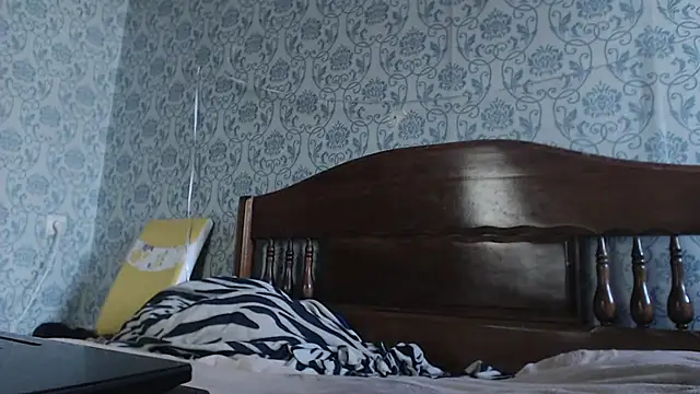 Yukionna online show from April 15, 2026, 11:38 am