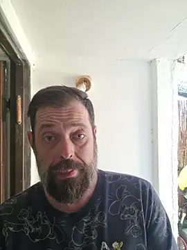 Snapshot of zefside42 chatting on December 18, 2025, 11:47 am zefside42 online show from December 18, 2025, 11:47 am