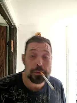 Snapshot of zefside42 chatting on January 13, 2026, 12:31 pm zefside42 online show from January 13, 2026, 12:31 pm