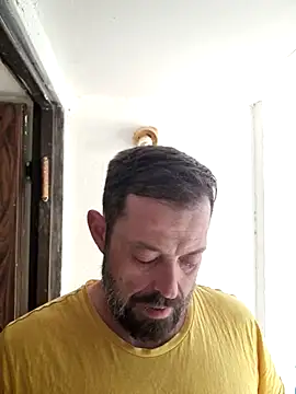 Snapshot of zefside42 chatting on November 18, 2025, 12:19 pm zefside42 online show from November 18, 2025, 12:19 pm