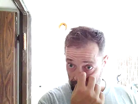 Snapshot of zefside42 chatting on November 5, 2025, 11:35 am zefside42 online show from November 5, 2025, 11:35 am