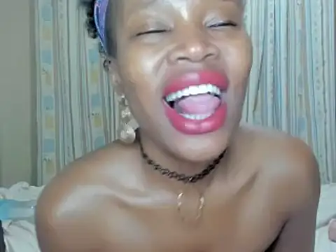 Snapshot of AfricanSquirtingQueen chatting on September 18, 2025, 2:36 am AfricanSquirtingQueen online show from September 18, 2025, 2:36 am