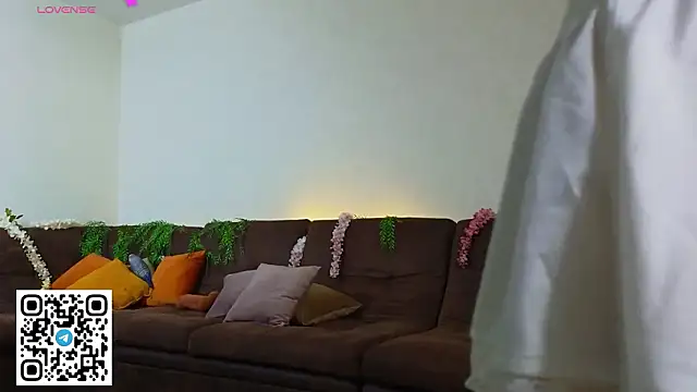 oliviabr0wn0 online show from March 8, 2026, 2:04 am