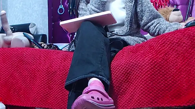 Snapshot of AyshaScott chatting on November 12, 2025, 12:31 pm AyshaScott online show from November 12, 2025, 12:31 pm