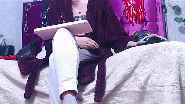 AyshaScott online show from March 28, 2026, 12:50 pm