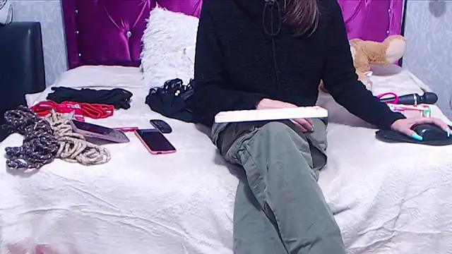 AyshaScott online show from March 21, 2026, 2:24 am