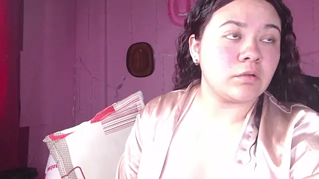 NikkiRous  online show from March 15, 2025, 4:10 pm