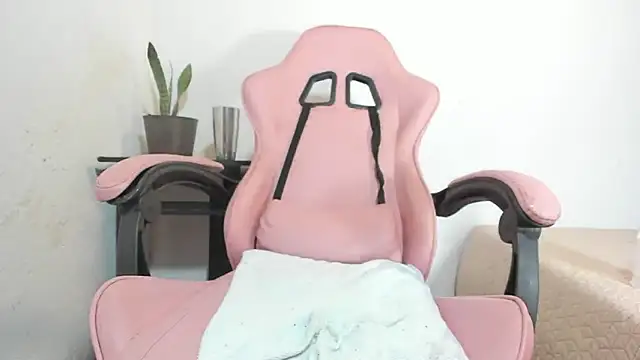 Milk anastasia online show from April 12, 2026, 7:28 pm