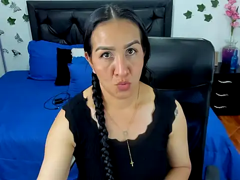 Snapshot of Violeta_stilll chatting on October 15, 2025, 6:49 pm Violeta stilll online show from October 15, 2025, 6:49 pm