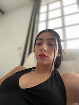 Snapshot of Ema_azel chatting on May 8, 2026, 11:25 am Ema azel online show from May 8, 2026, 11:25 am