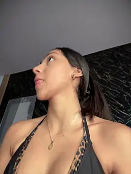 Snapshot of Ema_azel chatting on November 22, 2025, 2:05 pm Ema azel online show from November 22, 2025, 2:05 pm