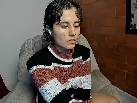 kanela3434 online show from November 3, 2025, 9:51 pm