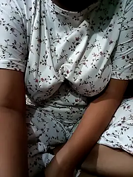 Snapshot of Im_Cute chatting on October 8, 2025, 7:58 pm Im Cute online show from October 8, 2025, 7:58 pm