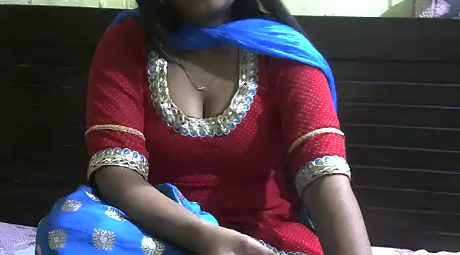 Snapshot of Im_Cute chatting on February 14, 2025, 6:29 pm Im Cute online show from February 14, 2025, 6:29 pm