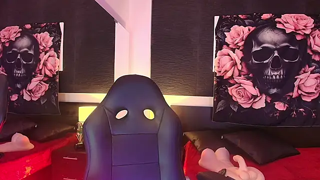 Snapshot of EvaaFoxxy1 chatting on February 27, 2026, 12:05 pm EvaaFoxxy1 online show from February 27, 2026, 12:05 pm