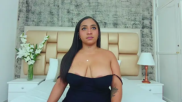 KateVenegas online show from March 2, 2025, 2:25 pm