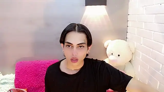 Daniela Pink  online show from October 7, 2025, 7:59 pm