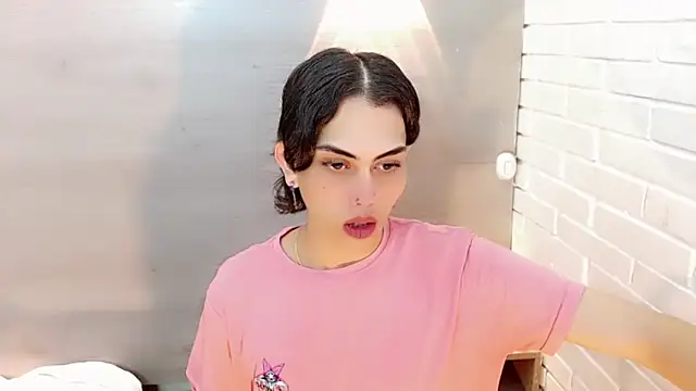 Daniela Pink  online show from November 23, 2025, 6:07 pm