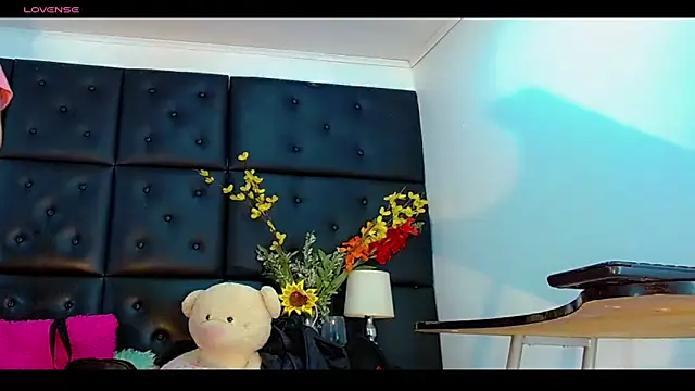 Snapshot of Daniela_Pink_ chatting on June 3, 2026, 6:45 pm Daniela Pink online show from June 3, 2026, 6:45 pm
