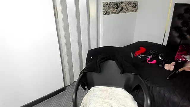 Anhell7 x online show from March 10, 2025, 7:50 pm