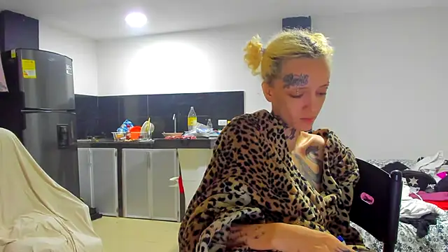 Snapshot of barbara_anal_squirt_ chatting on March 12, 2025, 5:35 am barbara anal squirt online show from March 12, 2025, 5:35 am