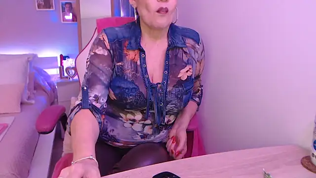 Snapshot of aubade246 chatting on March 21, 2025, 4:29 pm aubade246 online show from March 21, 2025, 4:29 pm