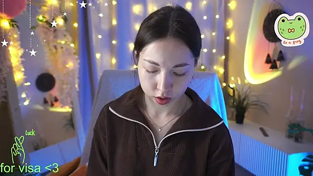 Snapshot of Sarah_Son chatting on October 19, 2025, 5:43 am Sarah Son online show from October 19, 2025, 5:43 am