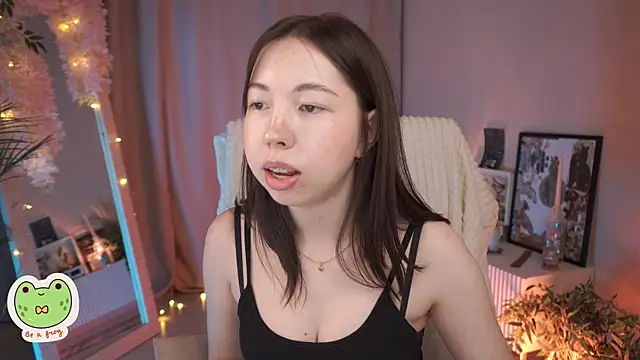 Snapshot of Sarah_Son chatting on March 18, 2025, 5:34 am Sarah Son online show from March 18, 2025, 5:34 am