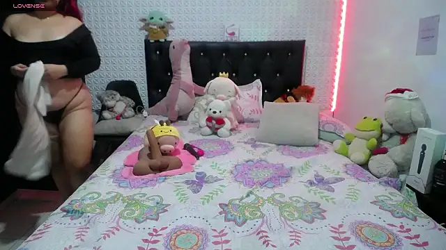 redgirlofficial online show from January 24, 2025, 1:35 am