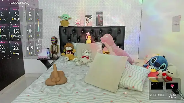 Snapshot of redgirlofficial chatting on January 18, 2026, 5:44 am redgirlofficial online show from January 18, 2026, 5:44 am