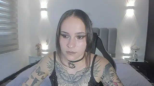 AnnyThompson  online show from March 5, 2026, 10:27 pm