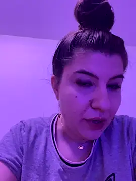 Snapshot of xqueenyasmine chatting on December 1, 2025, 9:26 pm xqueenyasmine online show from December 1, 2025, 9:26 pm