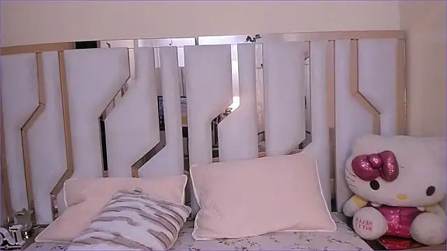 Snapshot of TifanyChill chatting on November 28, 2025, 5:24 pm TifanyChill online show from November 28, 2025, 5:24 pm