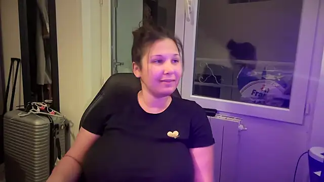 minette-sexy online show from December 1, 2025, 5:25 pm