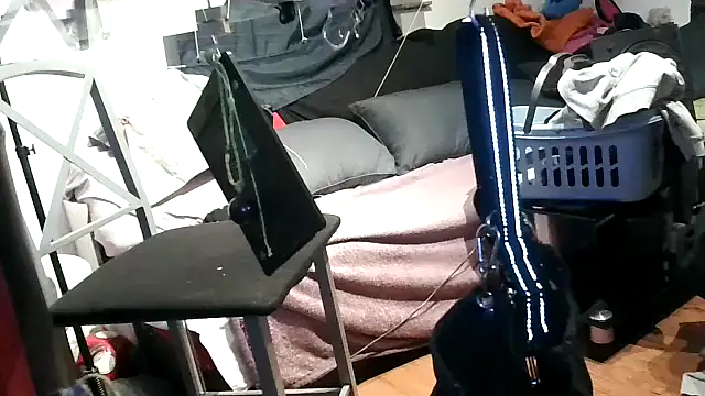 Snapshot of lukasdie chatting on June 24, 2026, 12:42 am lukasdie online show from June 24, 2026, 12:42 am