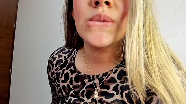 Snapshot of eleecttraa_12 chatting on February 18, 2025, 11:19 pm eleecttraa 12 online show from February 18, 2025, 11:19 pm