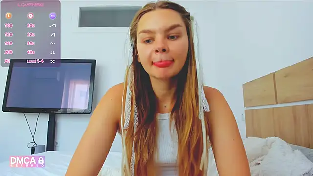 Snapshot of Molly_sweetie chatting on May 24, 2026, 6:46 am Molly sweetie online show from May 24, 2026, 6:46 am