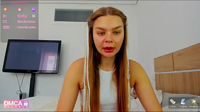 Snapshot of Molly_sweetie chatting on May 17, 2026, 9:20 am Molly sweetie online show from May 17, 2026, 9:20 am