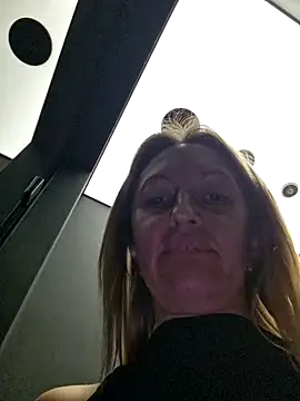 Miss    Mia  online show from January 7, 2026, 11:59 am