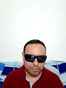 Snapshot of ElSunEagle chatting on April 13, 2026, 2:26 am ElSunEagle online show from April 13, 2026, 2:26 am