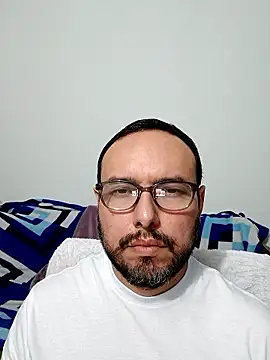 Snapshot of ElSunEagle chatting on January 11, 2026, 4:30 am ElSunEagle online show from January 11, 2026, 4:30 am