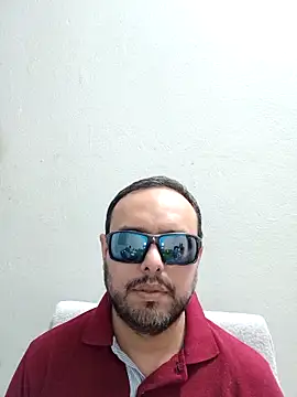 Snapshot of ElSunEagle chatting on May 1, 2026, 2:27 am ElSunEagle online show from May 1, 2026, 2:27 am