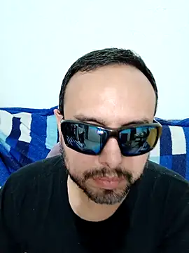 Snapshot of ElSunEagle chatting on May 6, 2026, 2:37 am ElSunEagle online show from May 6, 2026, 2:37 am