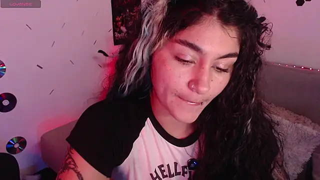 Snapshot of abril666 chatting on October 22, 2025, 3:22 pm abril666 online show from October 22, 2025, 3:22 pm