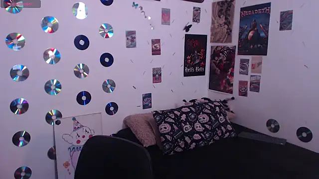 Snapshot of abril666 chatting on December 15, 2025, 2:45 pm abril666 online show from December 15, 2025, 2:45 pm