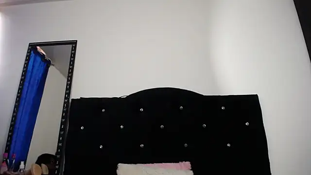 sweet skylove  online show from February 21, 2026, 9:50 pm