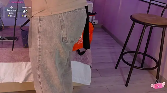 Snapshot of GiselOrtiz chatting on October 14, 2025, 10:38 am GiselOrtiz online show from October 14, 2025, 10:38 am