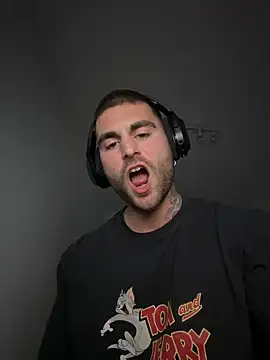 itsmehoneyhm online show from December 12, 2024, 7:48 pm