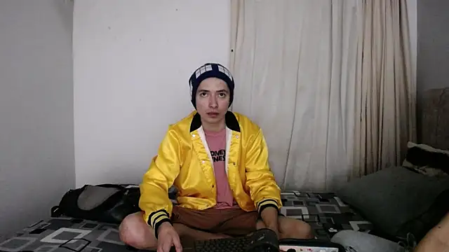 Pinkandyellowpokemon online show from September 10, 2025, 4:11 am